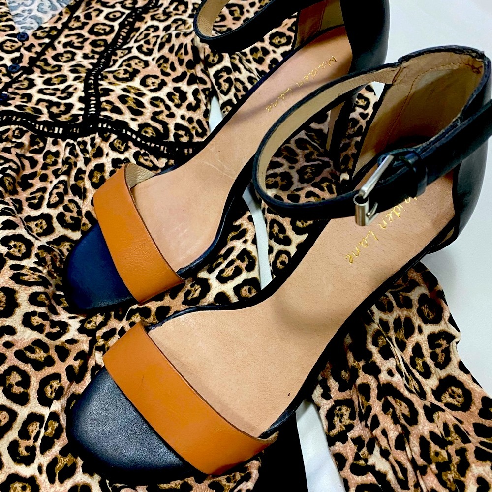 Maiden Lane Two-Tone Ankle Wraps Size 8M